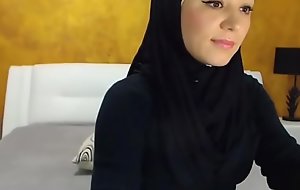 stunning arabic beauty cums on camera-more videos on www.porno-films-online.com
