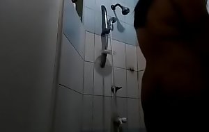 Sexy Filipina shows missing in the shower
