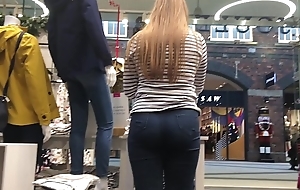 Store Worker Booty 3