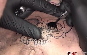 Sexy MILF Amanda Doll ass fucked while being tattooed