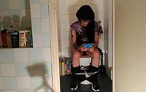 Sexy goth teen pee &_ crap while play with her phone pt1 HD