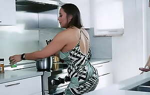 Stepmom taken advantage of by stepson while cooking (Carmela Clutch)