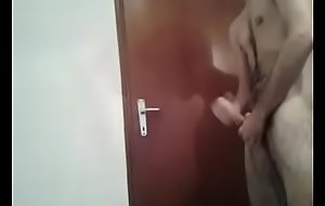 Colossal cumshot reach the ceiling